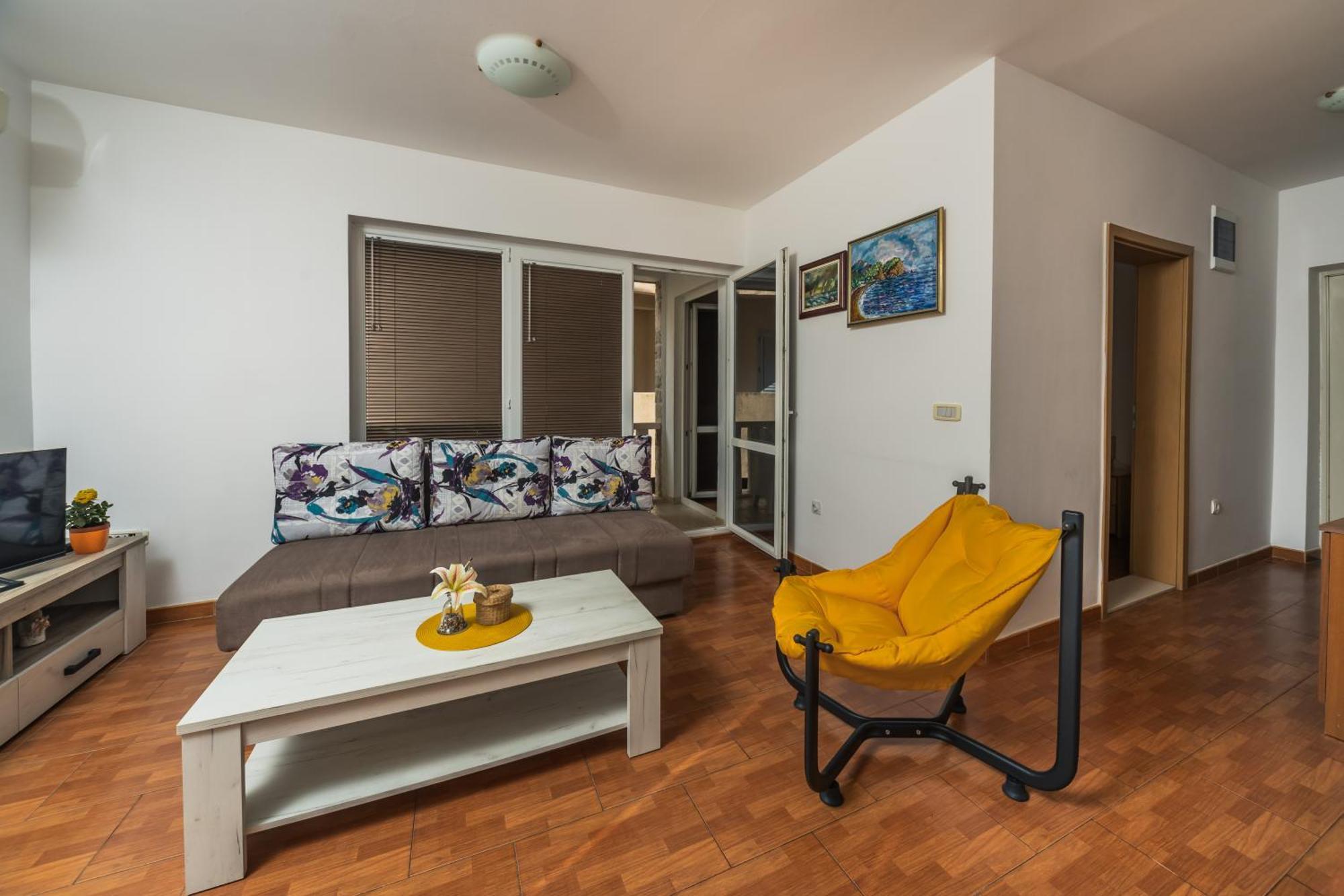 Apartments Franicevic Petrovac Exteriör bild