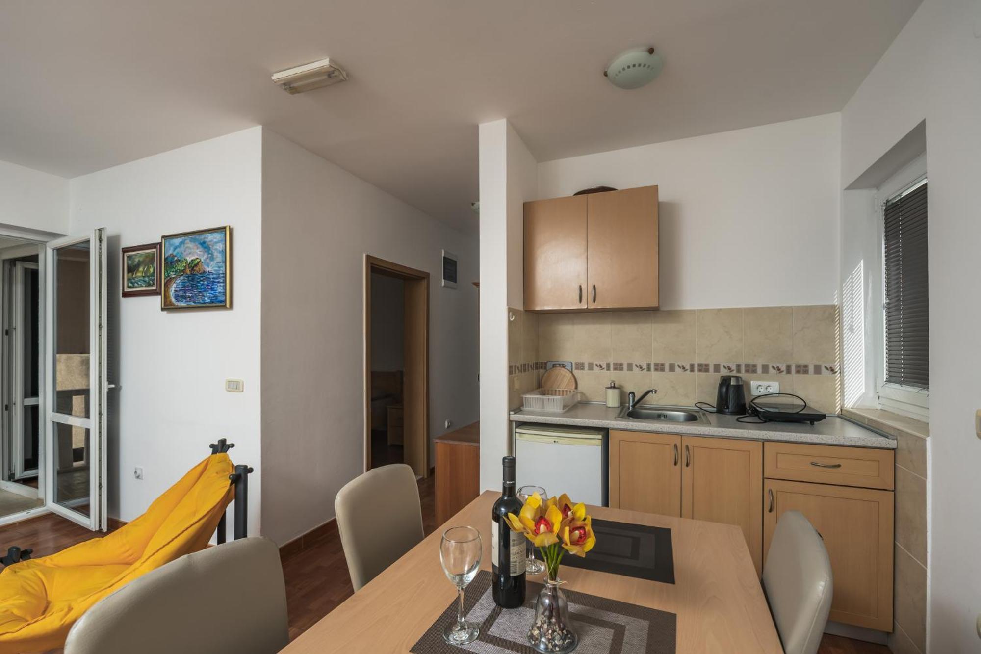Apartments Franicevic Petrovac Exteriör bild
